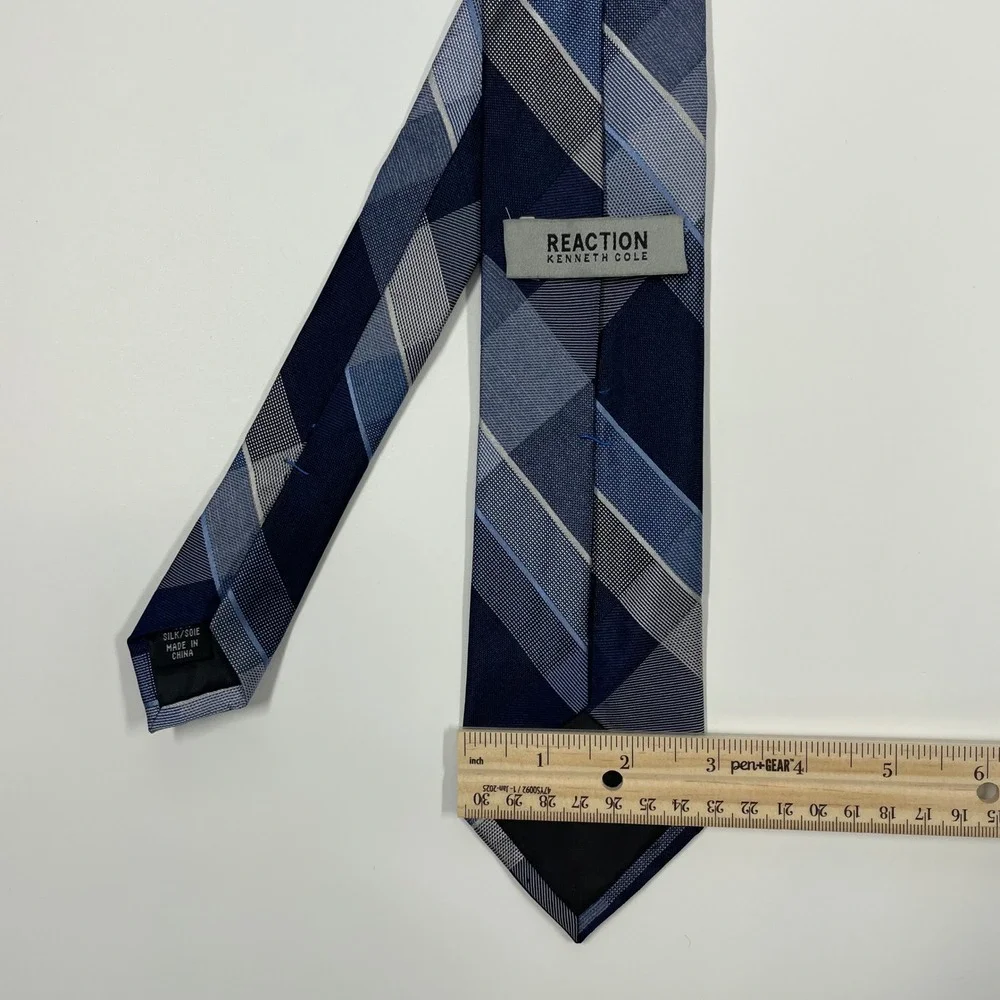 Reaction Kenneth Cole Navy Blue Plaid Silk Necktie Mens One Size
